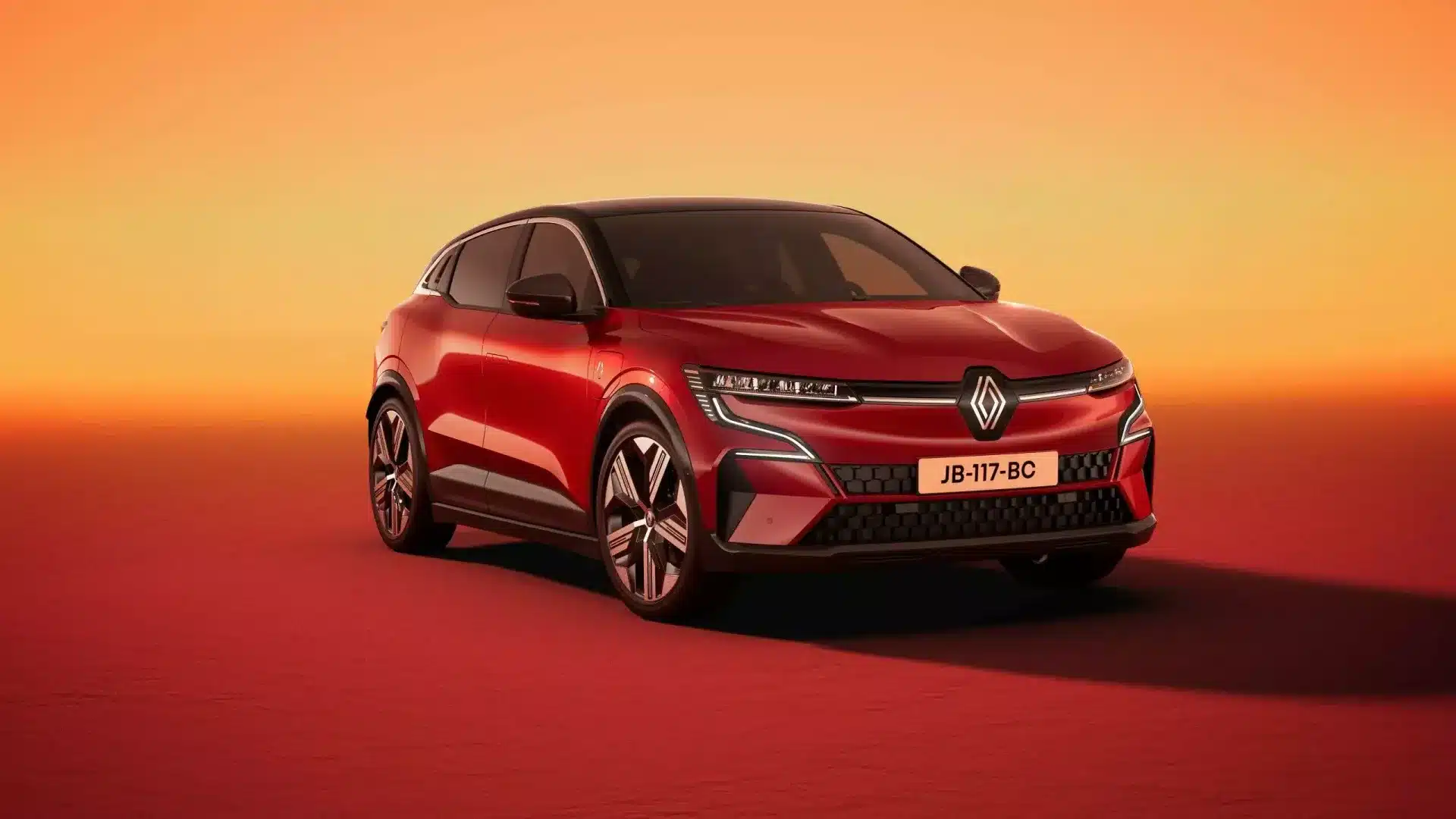 imgi_41_garage-gandrieau-et-fils-garage-automobile-renault-fontenay-le-comte-MEGANE-E-TECH-1